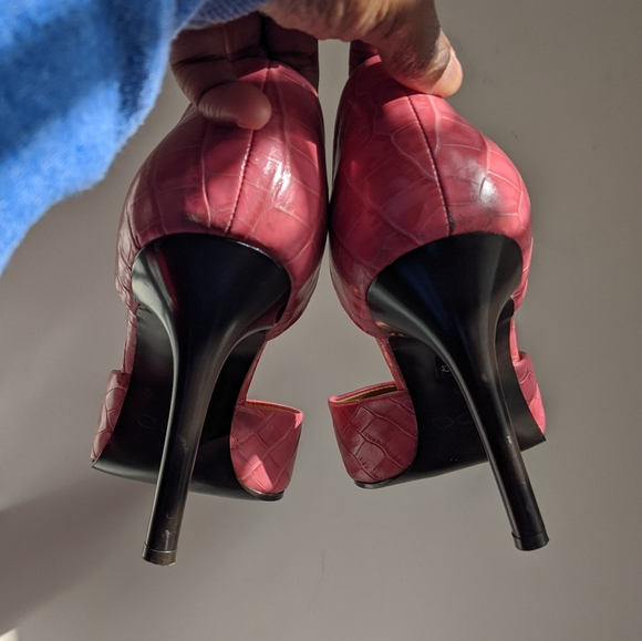 Aldo Crocodile Texture Leather Heels - Picture 5 of 10